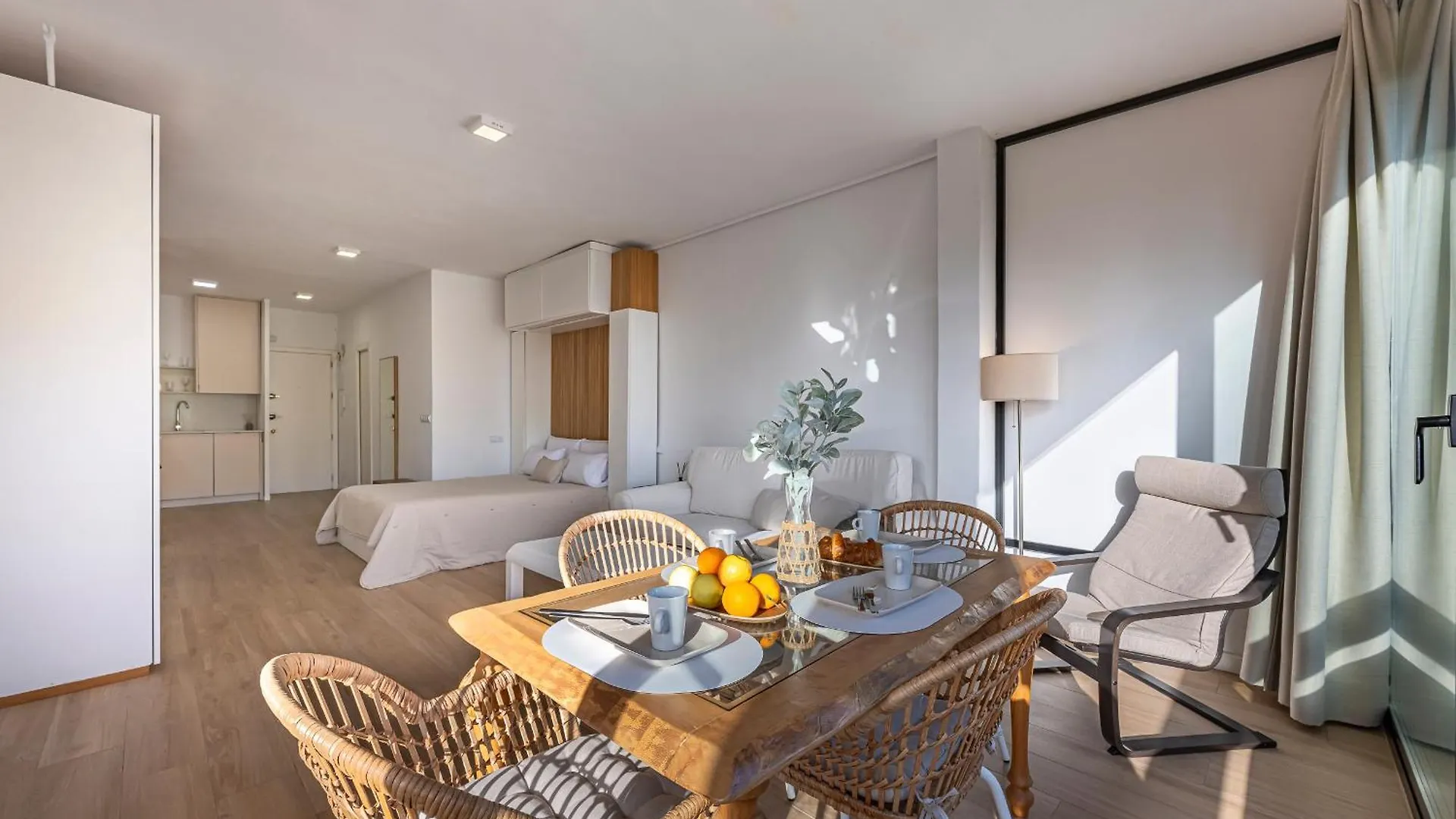 아파트 ✺Fenomenal Estudio En Milla De Oro✺Piscina✺Parking 마르베야 스페인